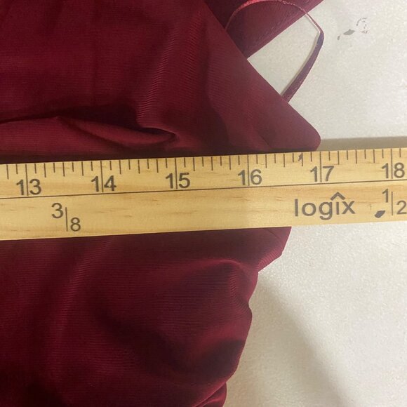 Burgundy Cold Shoulder Jumpsuit W/‎ Rhinestone Straps Size M - Picture 6 of 13